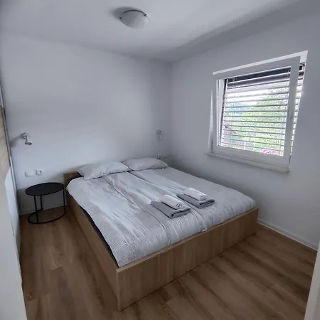 Tome Gostinjska kuća 3*
