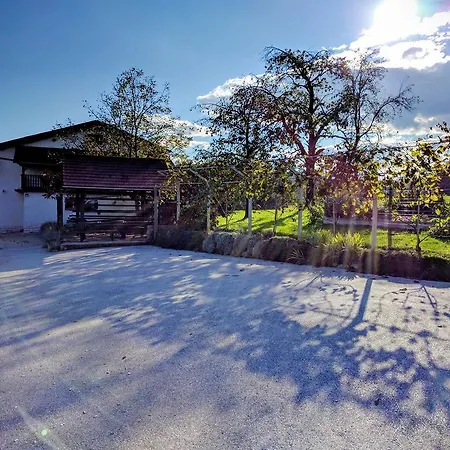 Tome Gostinjska kuća 3*