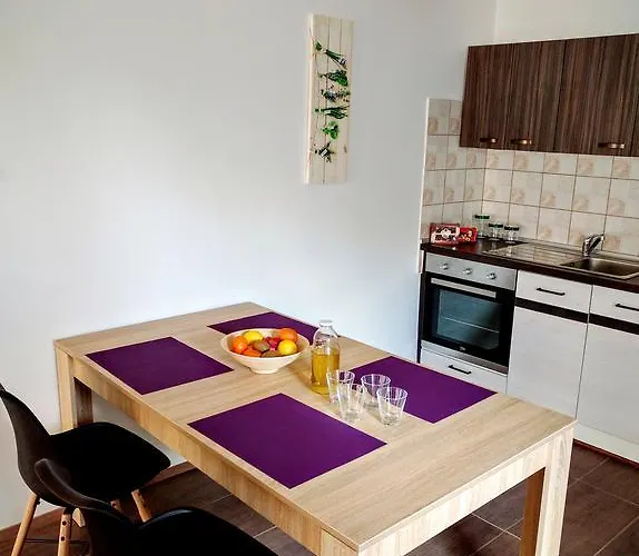 Tome Hiša za goste 3*